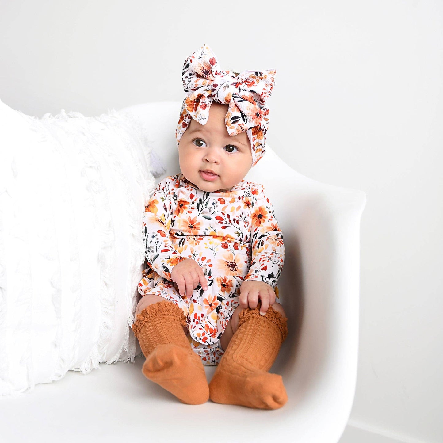 Hazelnut LACE SOCKS: 6-18m (shoe size 3-5)