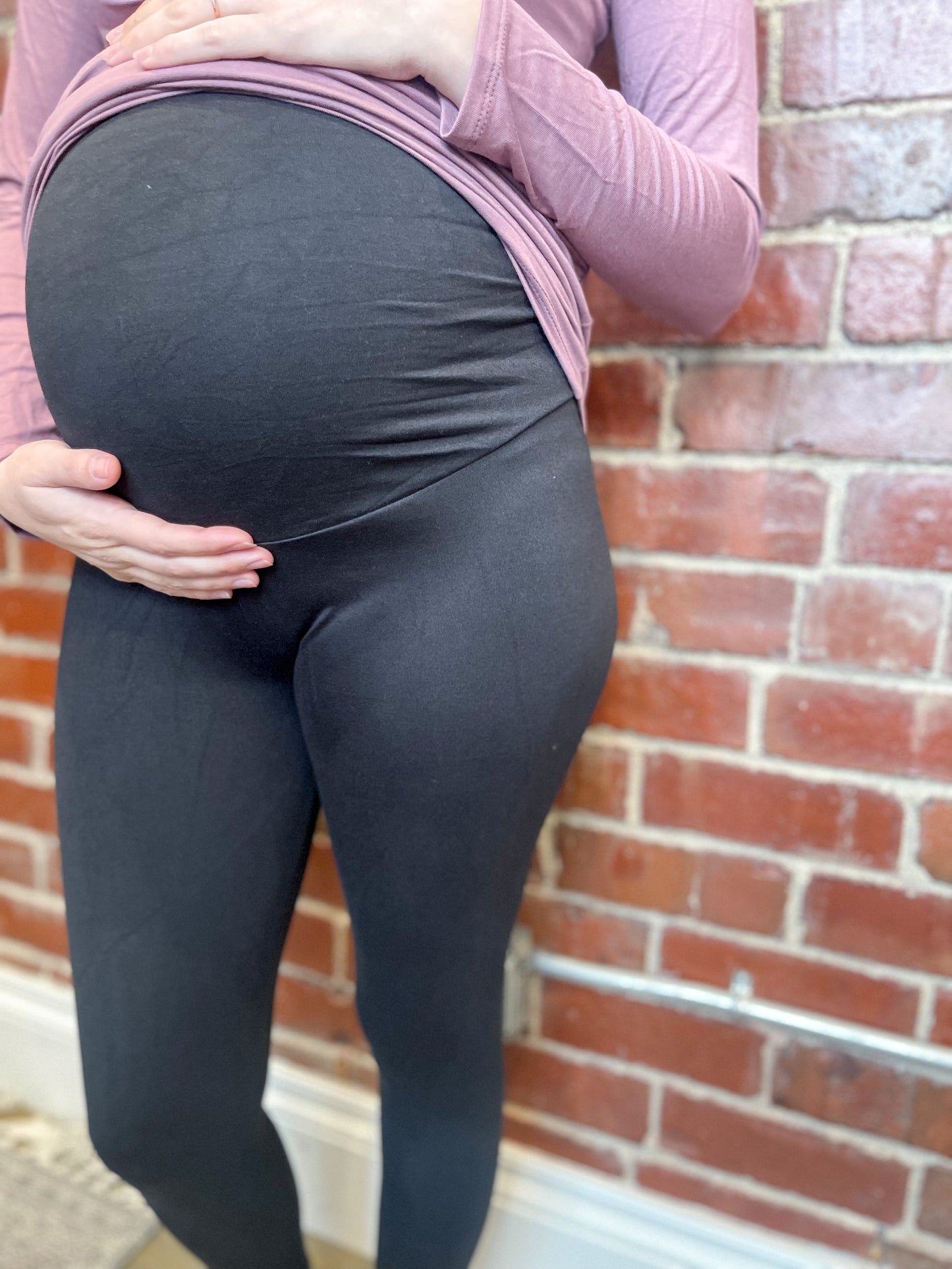 Maternity Leggings: black