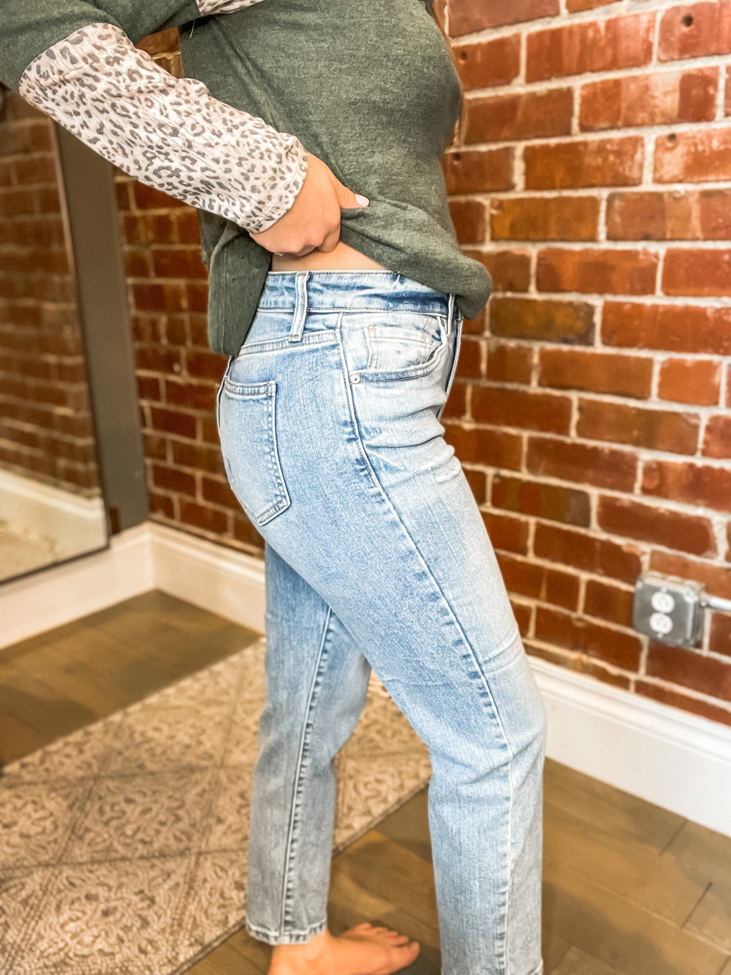 Tobi Crop Relaxed Fit Jean